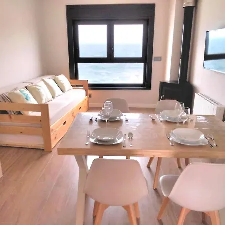 Marina. Casa Marinera Con Terraza Sobre El Mar En Caion * Кайон