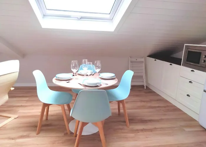 Marina. Casa Marinera Con Terraza Sobre El Mar En Caion Apartment