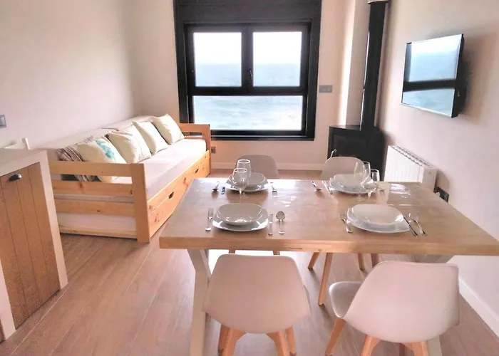 Marina. Casa Marinera Con Terraza Sobre El Mar En Caion * Cayon