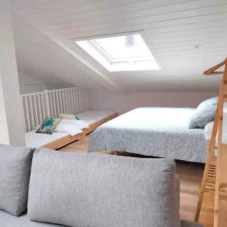Mariña. Casa Marinera Con Terraza Sobre El Mar En Caión Apartamento