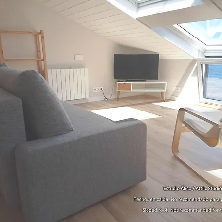 Apartamento Mariña. Casa Marinera Con Terraza Sobre El Mar En Caión Cayón (Caión)