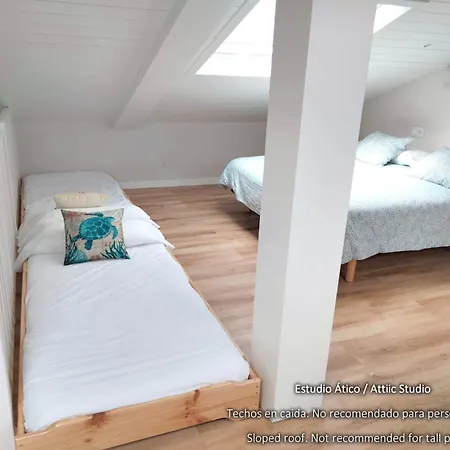 Apartamento Mariña. Casa Marinera Con Terraza Sobre El Mar En Caión Cayón (Caión)