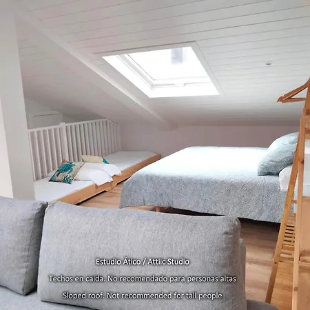 Apartamento Mariña. Casa Marinera Con Terraza Sobre El Mar En Caión *