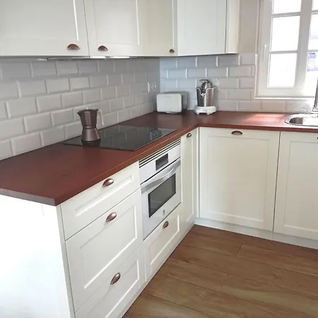 Marina. Casa Marinera Con Terraza Sobre El Mar En Caion * Cayón