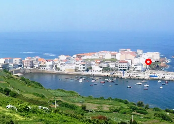 Marina. Casa Marinera Con Terraza Sobre El Mar En Caion Cayón